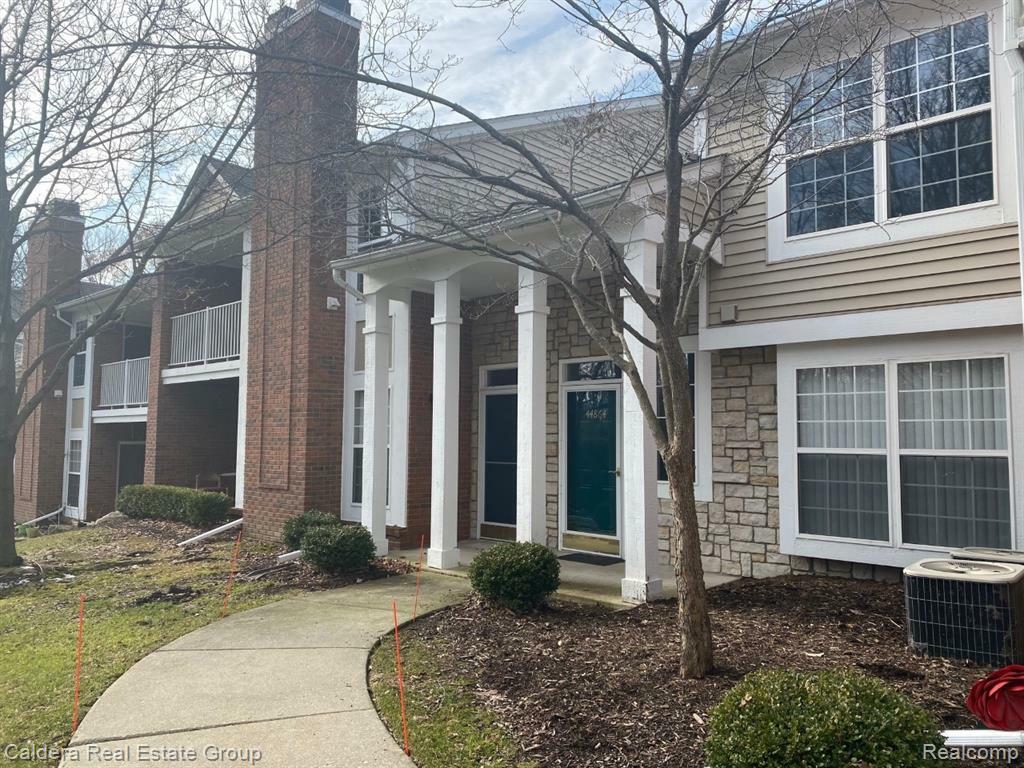 Property Photo: 44864 Marigold Dr Unit#297 MI 48314-1210