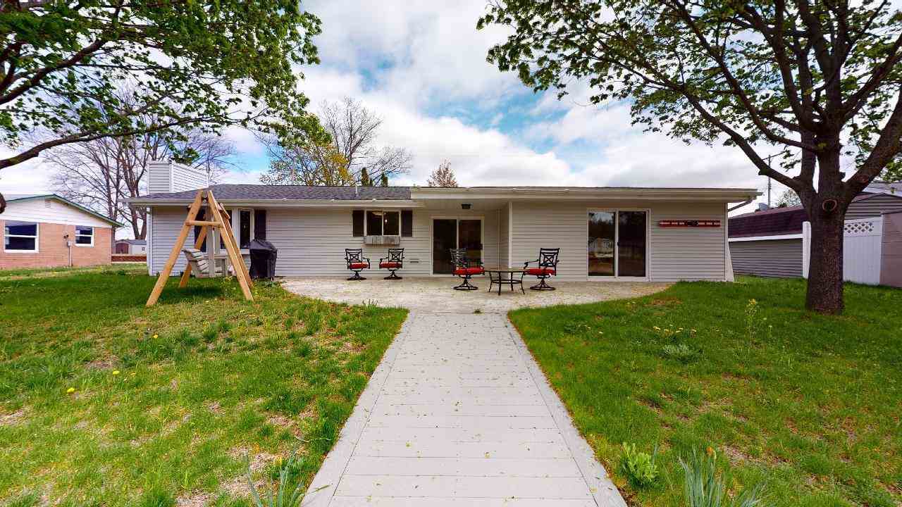 Property Photo:  5474 Oakridge Drive  MI 48612 