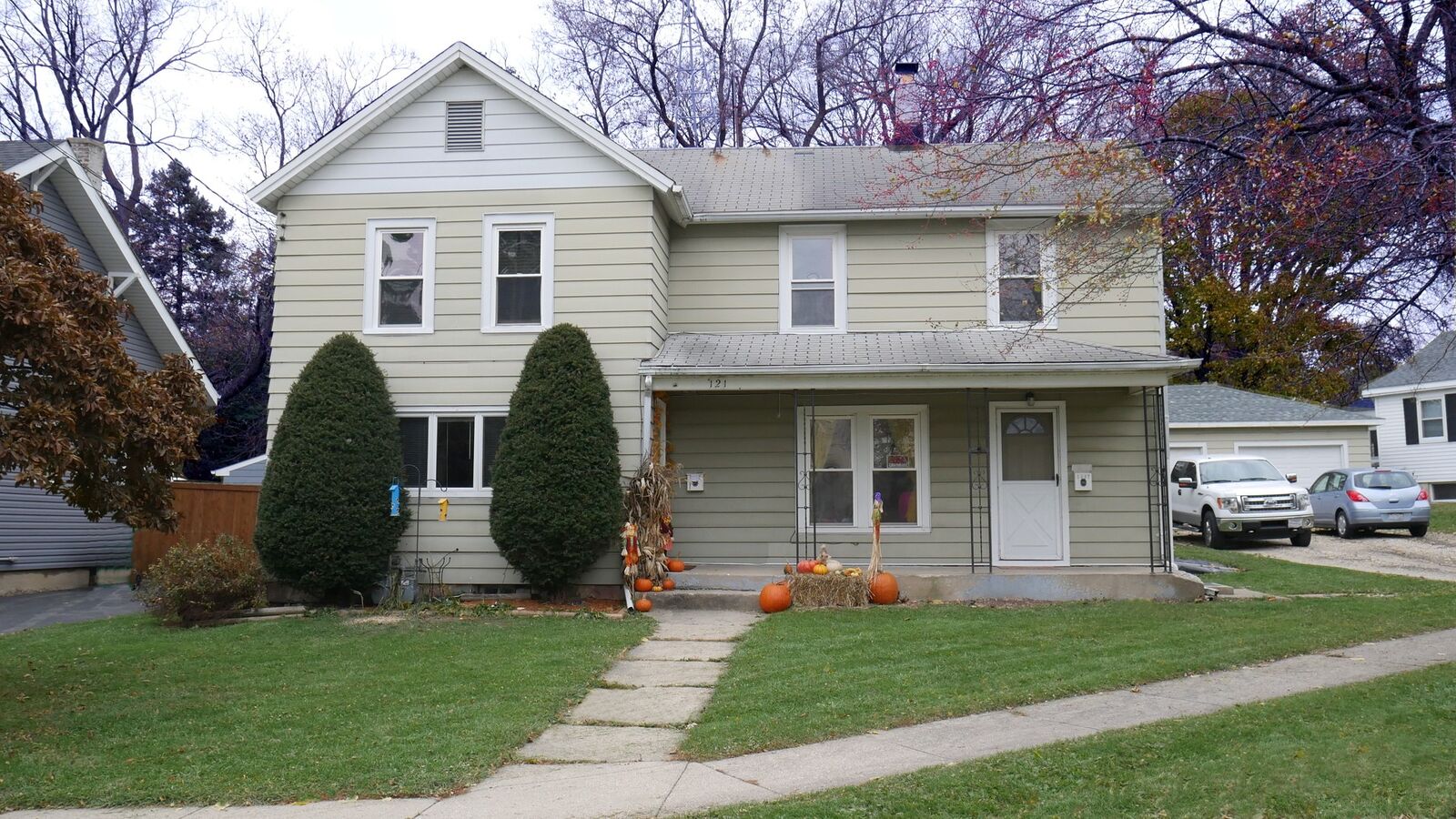 Property Photo: 121 Hoy Avenue IL 60098