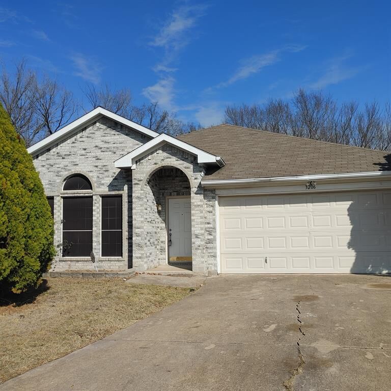Property Photo: 3206 Weirgate Court TX 75052