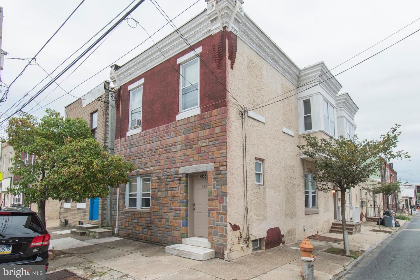 Property Photo: 2855 E Thompson Street PA 19134