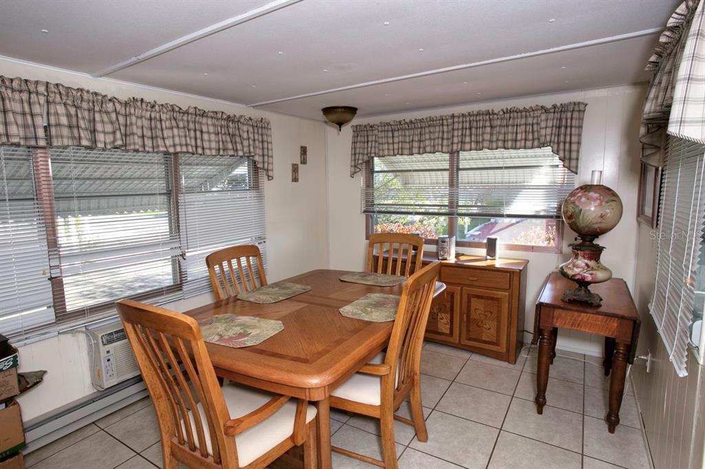 Property Photo: 707 51st Avenue Plaza W FL 34207