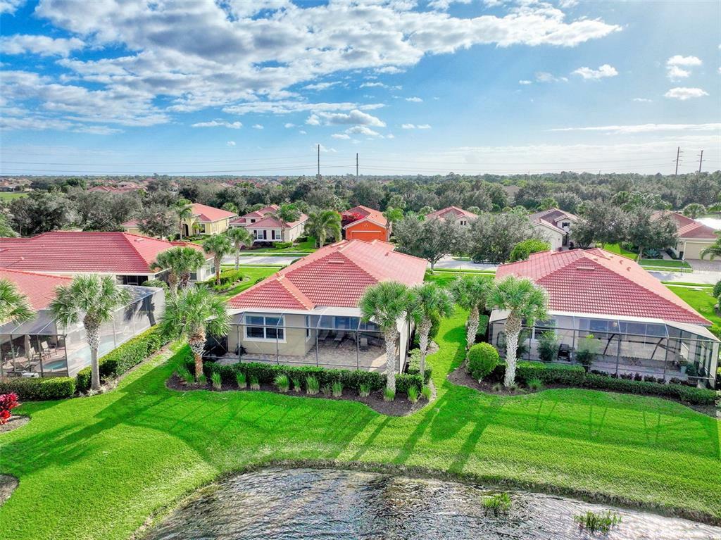 Property Photo: 310 Savona Way FL 34275