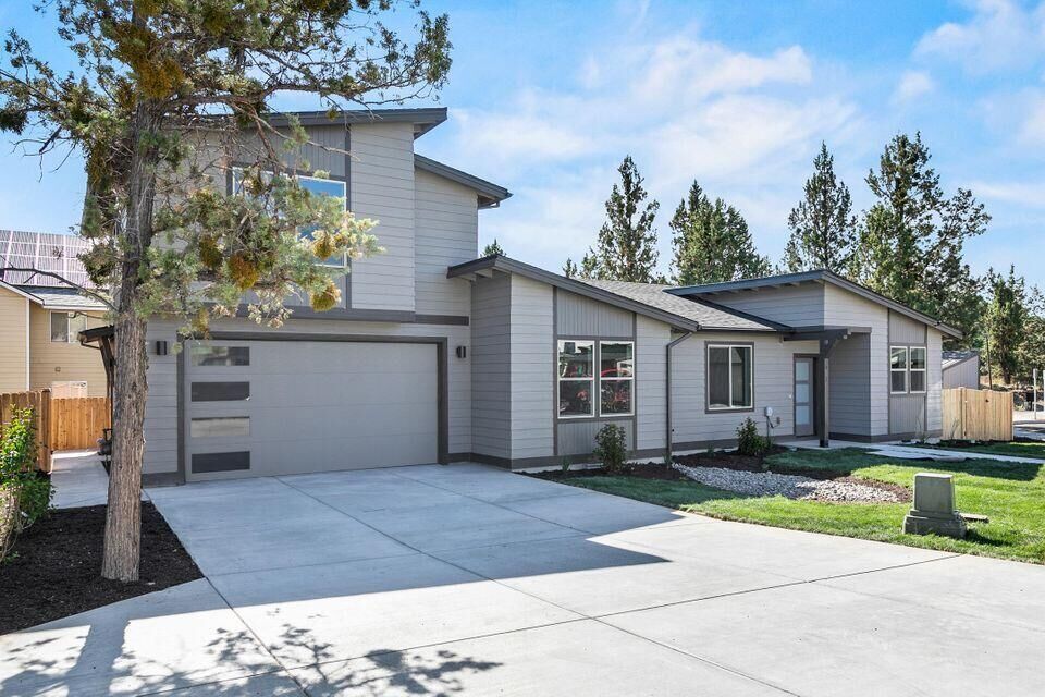 Property Photo:  51310 Nash Court  OR 97739 