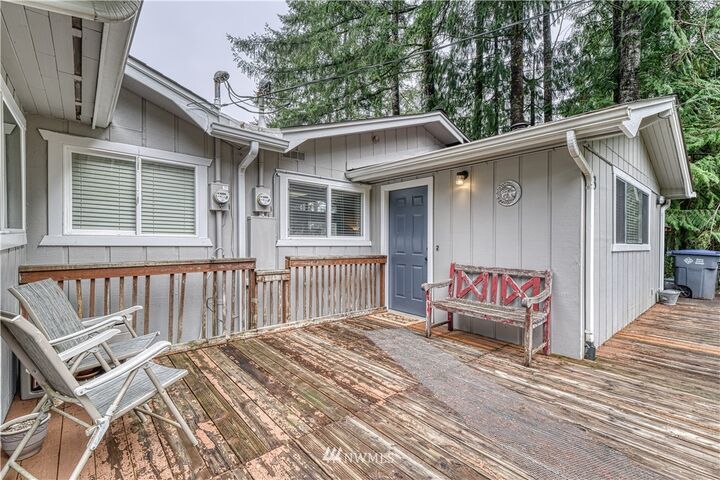 Property Photo:  41 43 E Falls Place  WA 98528 