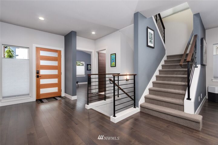 Property Photo:  1428 14th Place NE  WA 98029 