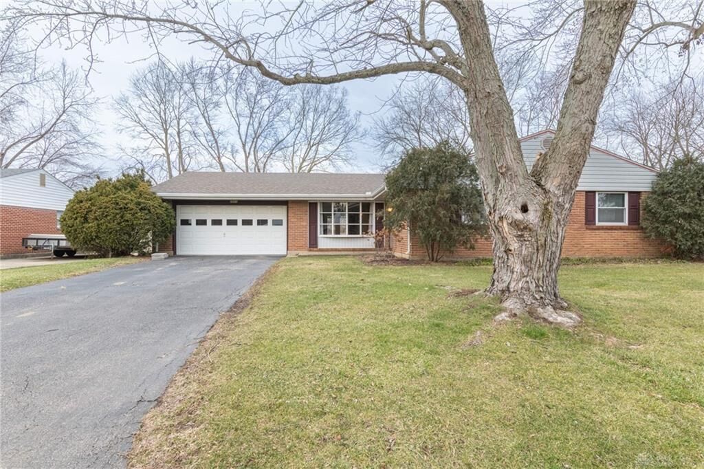 Property Photo: 2831 Marigold Drive OH 45449