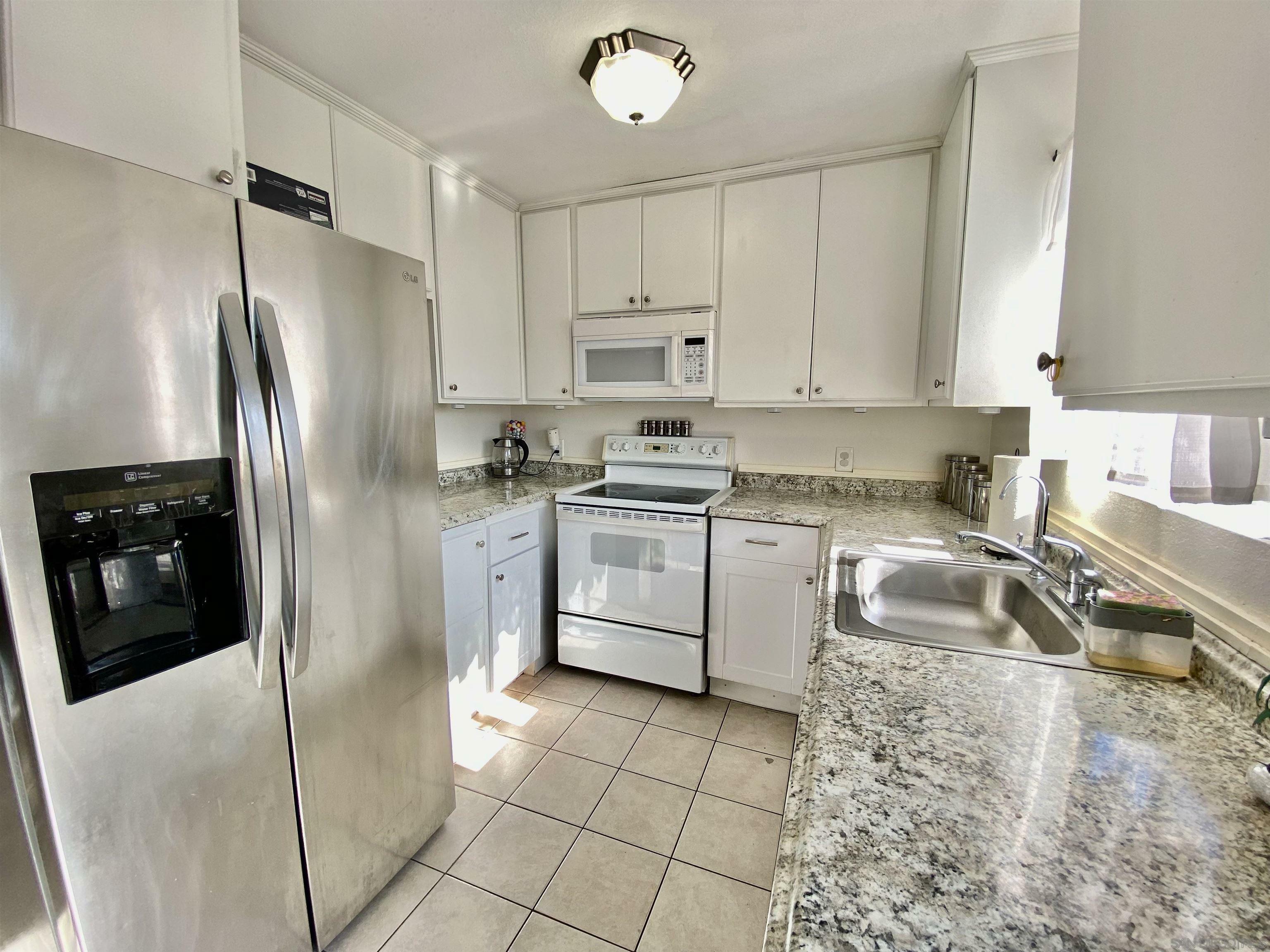 Property Photo:  789 N Mollison Ave 2  CA 92021 