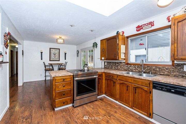 Property Photo: 842 Coal Creek Road WA 98532