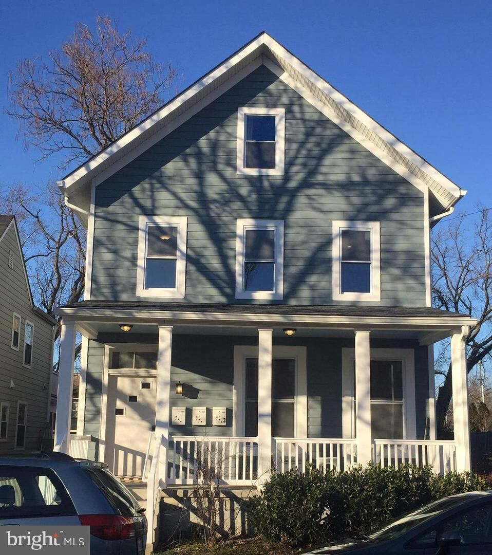 Property Photo:  112 E Howell Avenue 2  VA 22301 