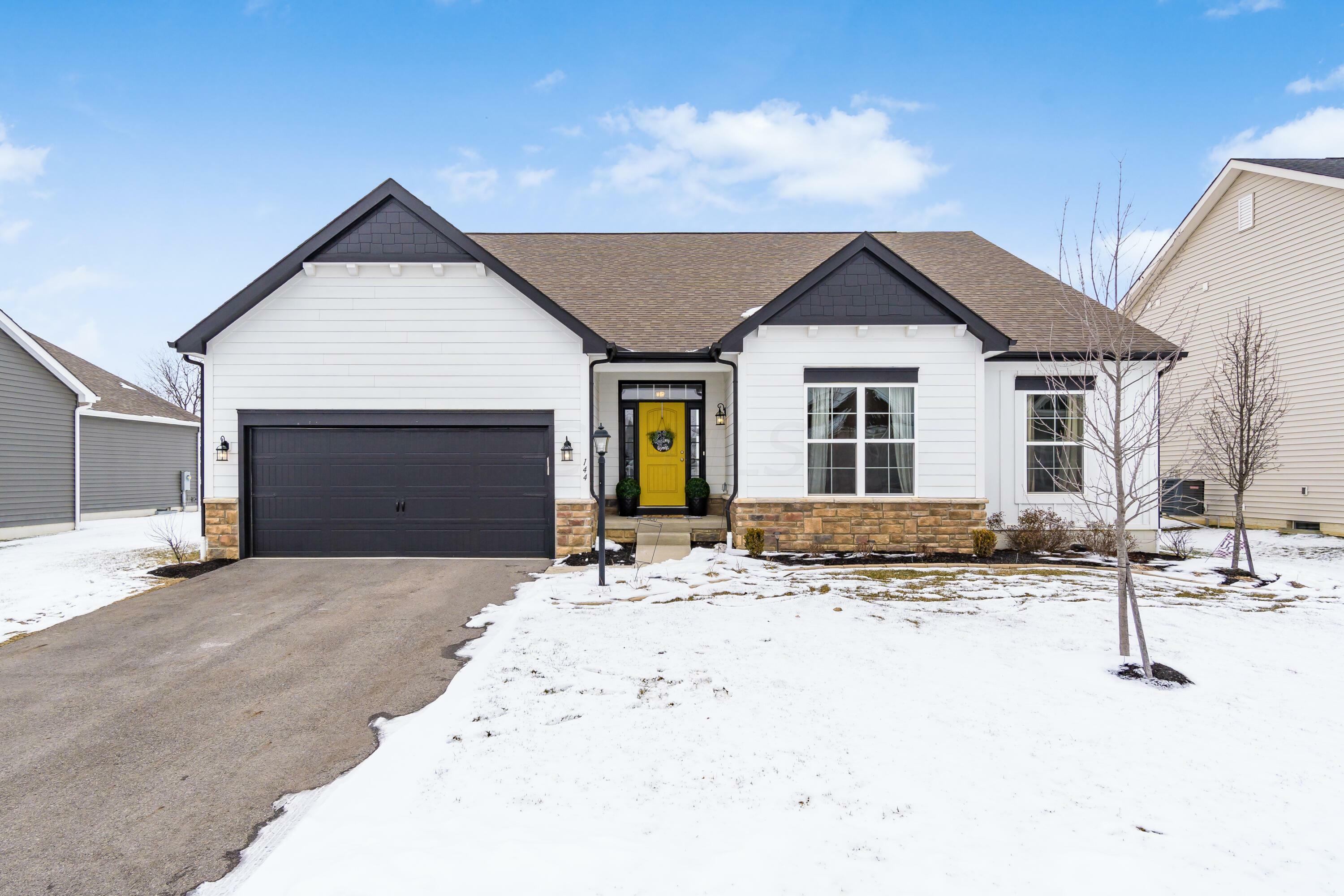 Property Photo: 144 Thrush Circle OH 43147