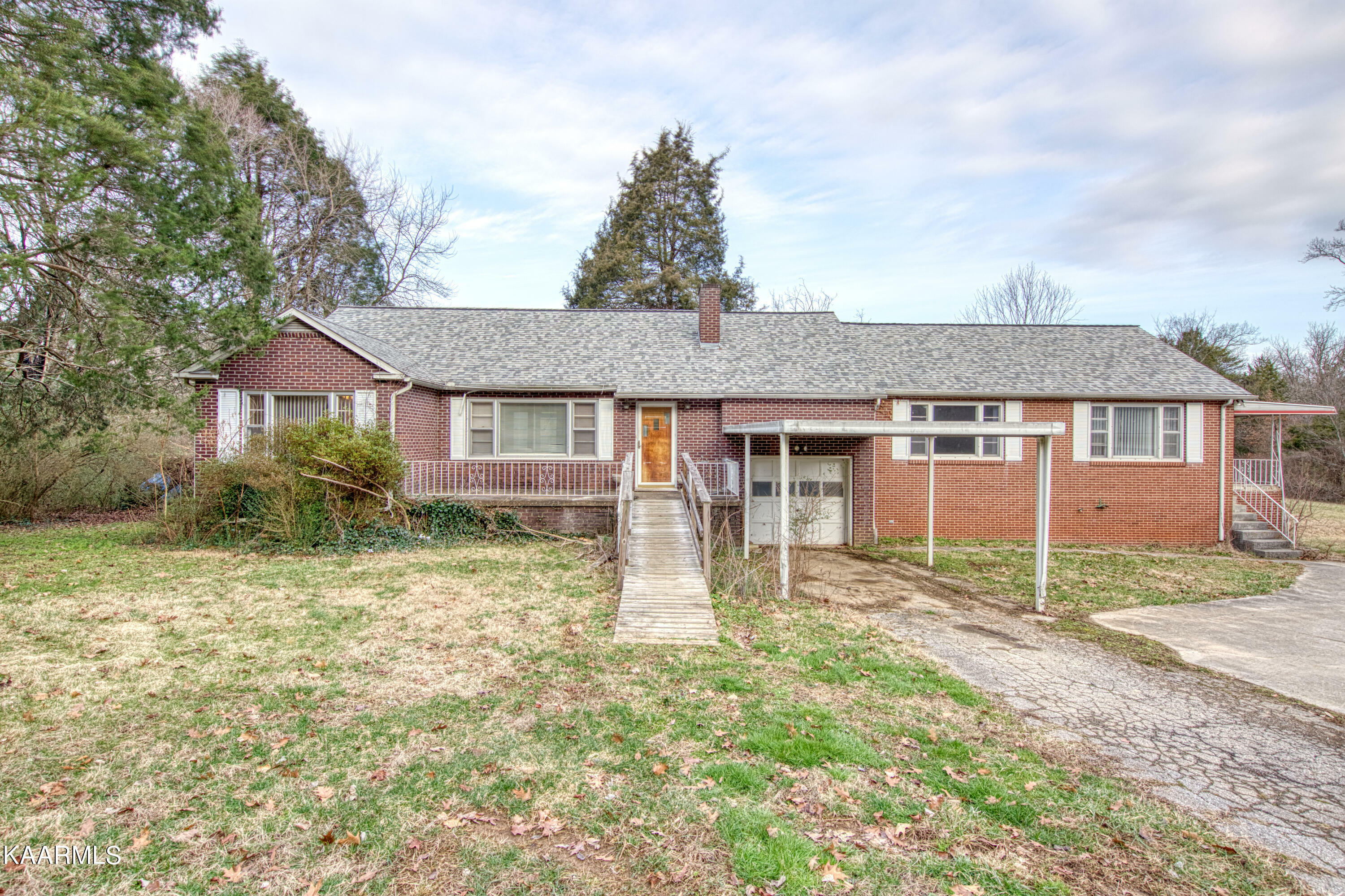 Property Photo:  3009 Rifle Range Drive  TN 37918 