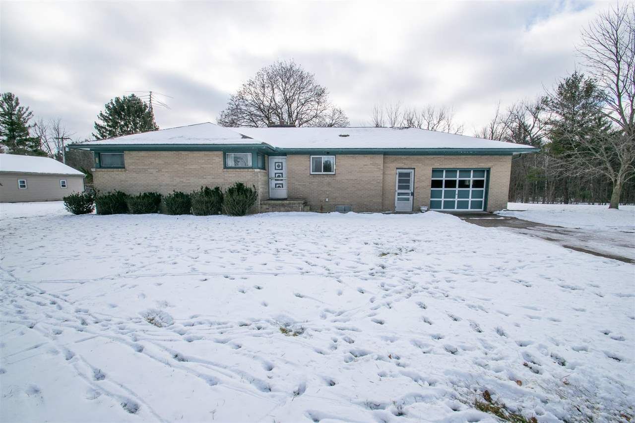 Property Photo: 75 W Saginaw Rd MI 48657-9206