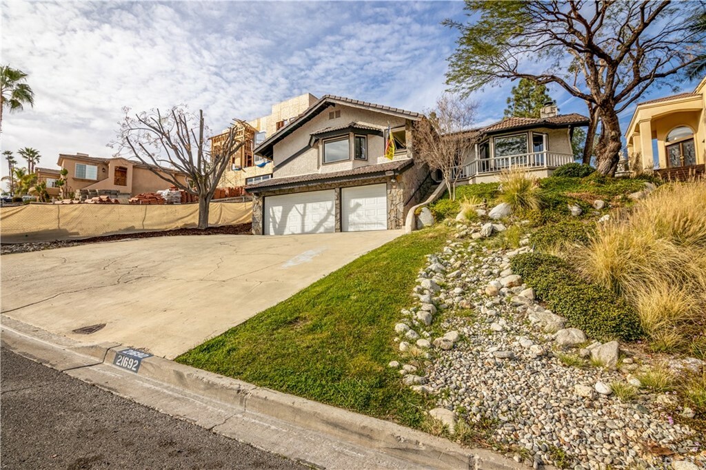 Property Photo:  21692 Appaloosa Court  CA 92587 