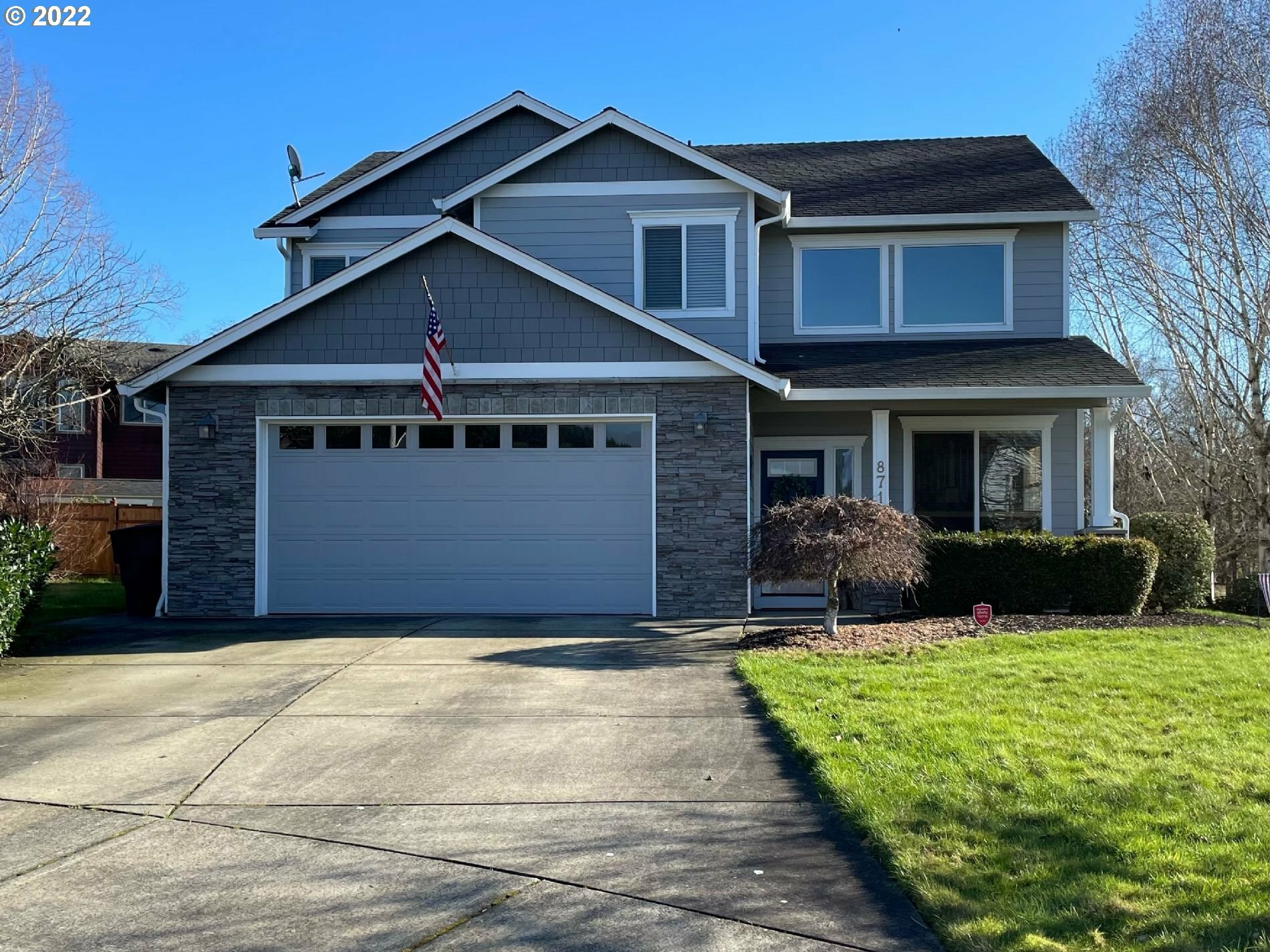 Property Photo: 871 E 17th Cir WA 98629