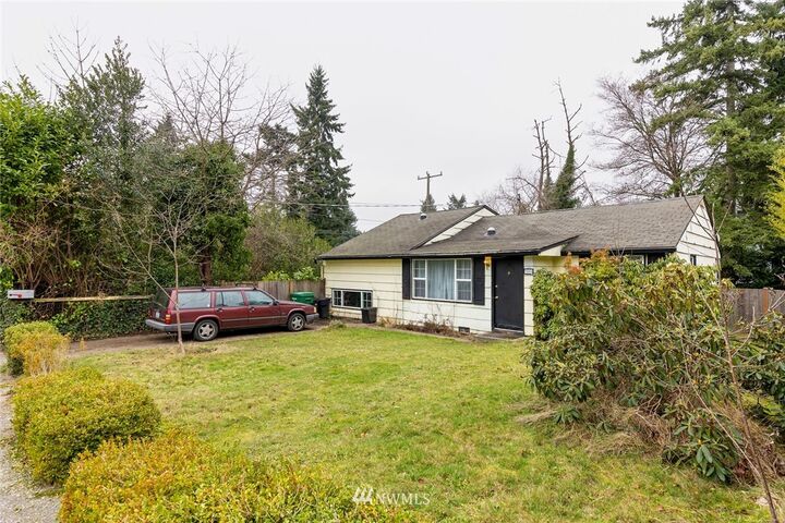 Property Photo:  3800 NE 86th Street  WA 98115 