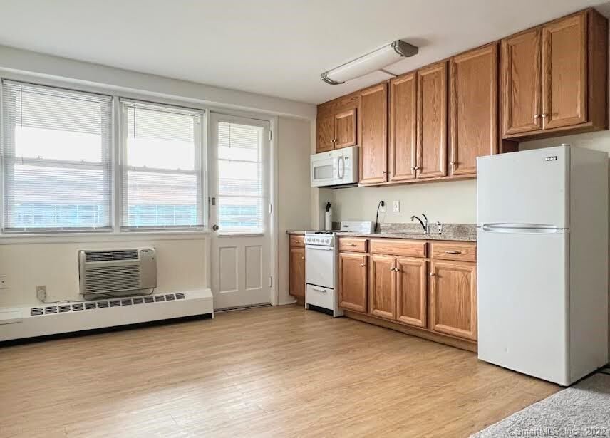 Property Photo:  444 Bedford Street 4L  CT 06901 