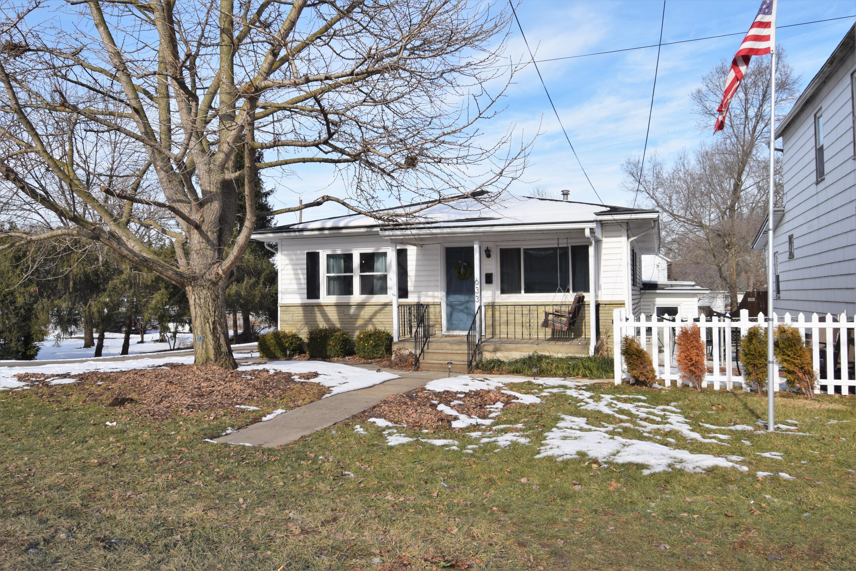Property Photo: 633 Lincoln Avenue OH 43130