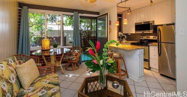 Property Photo:  423 Kaiolu Street 106  HI 96815 