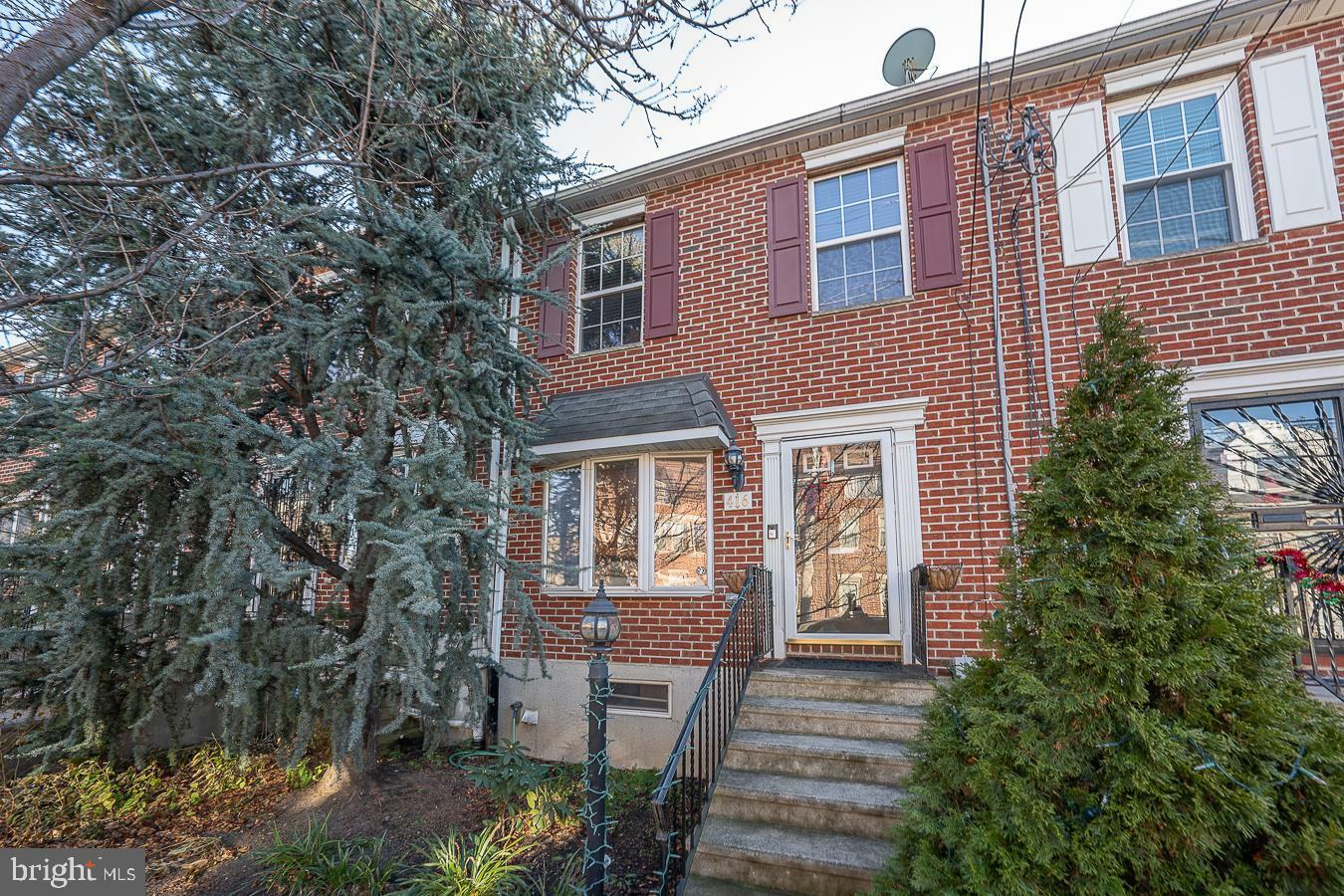 Property Photo:  416 Brown Street  PA 19123 