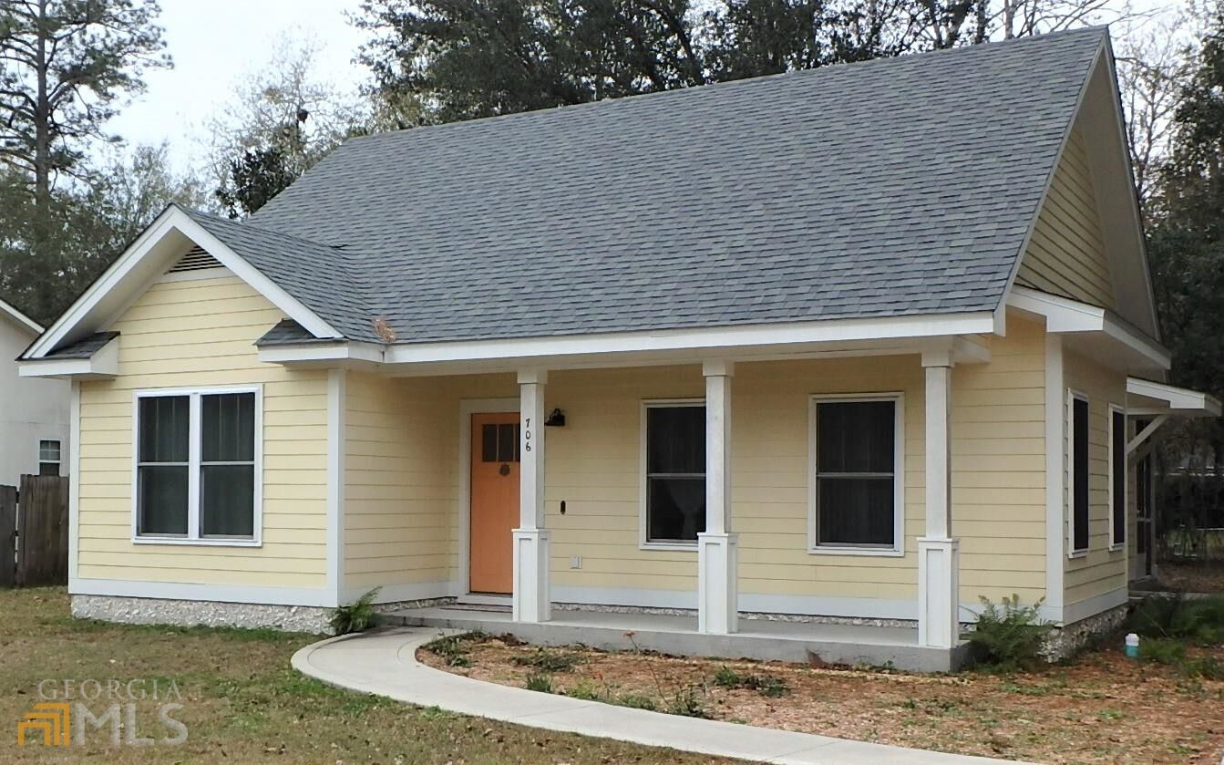 Property Photo: 706 S Canal Street GA 31548