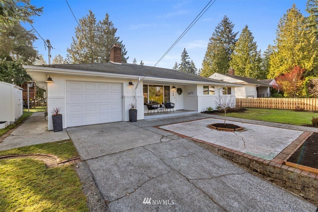 Property Photo:  115 N 200th Street  WA 98133 