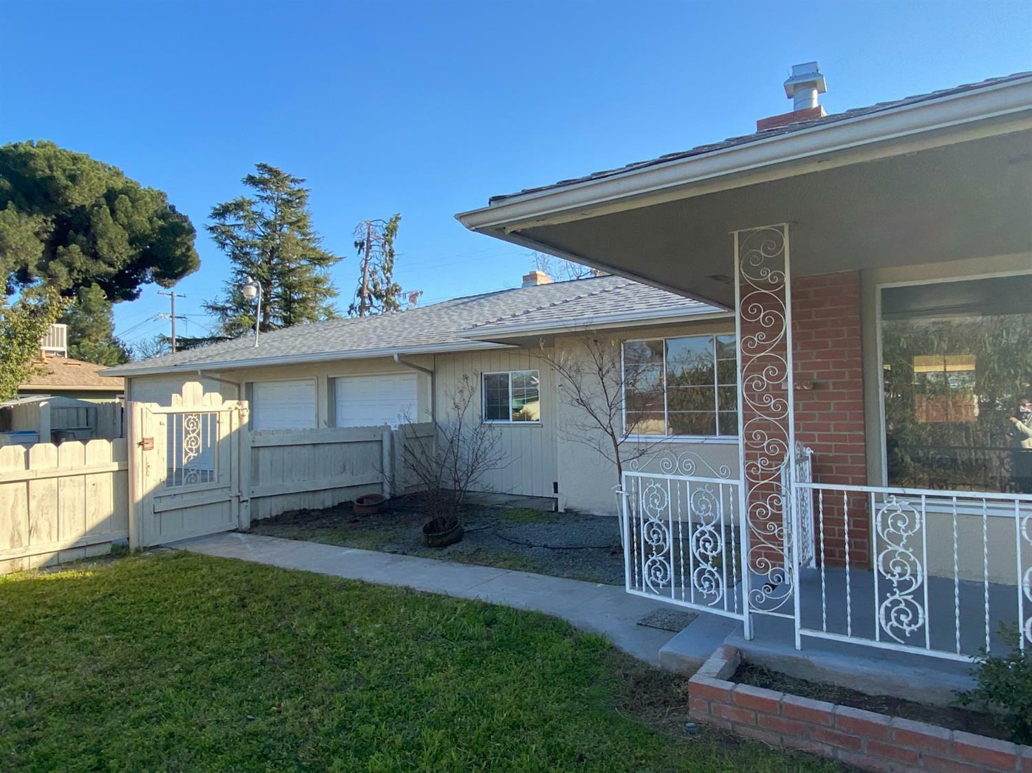 5406 E Euclid Avenue  Fresno CA 93727 photo