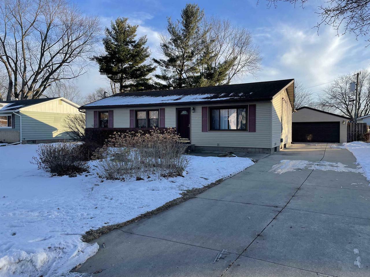 Property Photo:  1742 Windsor Ct  WI 53511 