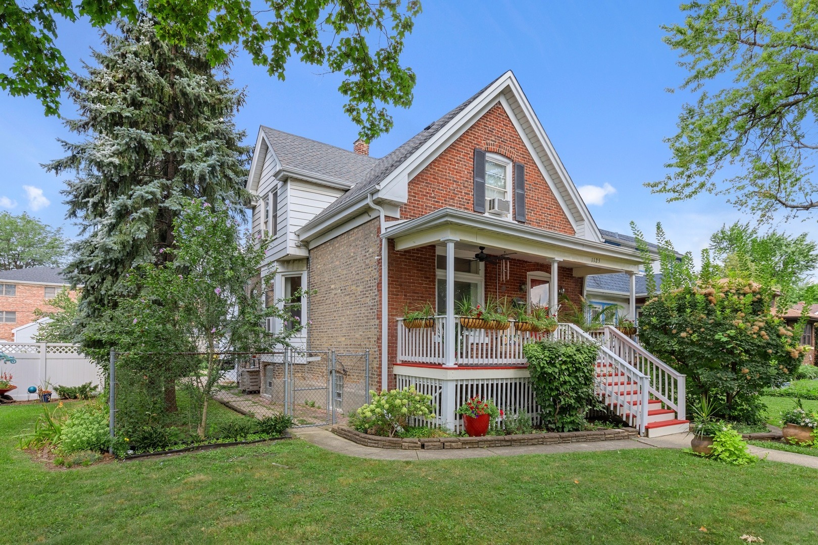 Property Photo: 1125 Troost Avenue IL 60130