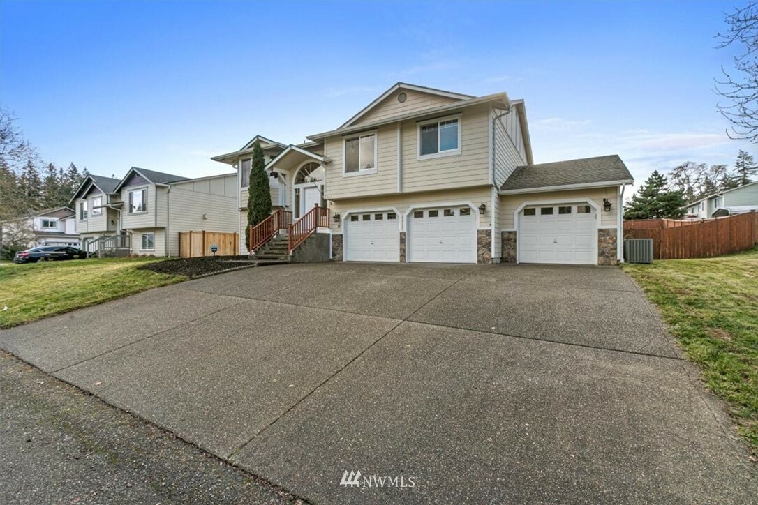 Property Photo:  2902 162nd Street E  WA 98445 