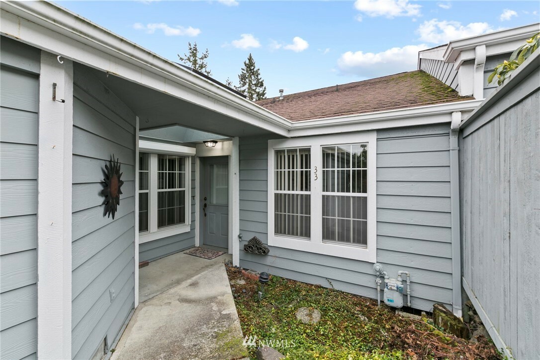 Property Photo:  6020 N Highlands Parkway 33-F  WA 98406 