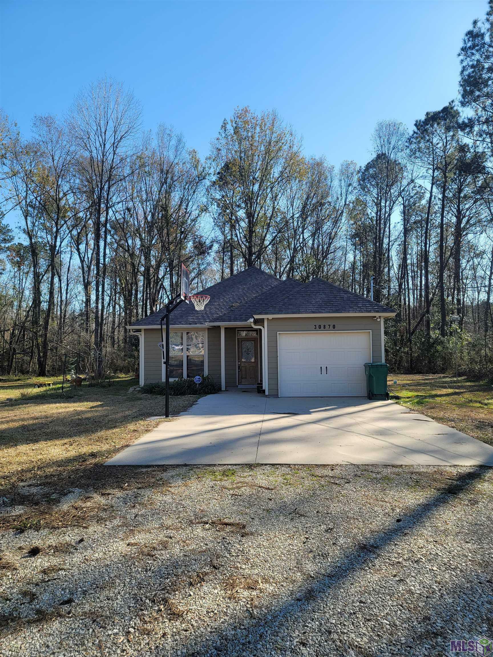 Property Photo: 30870 George White Rd LA 70744