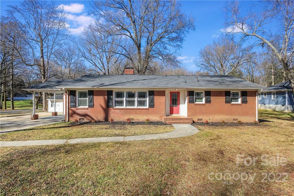 Property Photo:  5301 Princess Street  NC 28269 