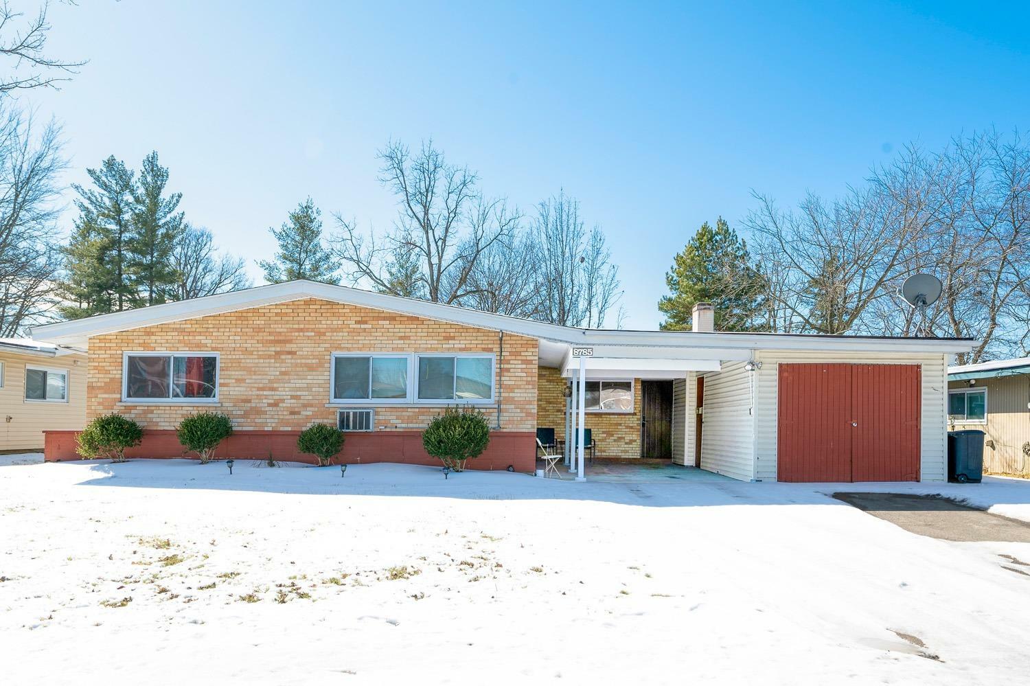 Property Photo: 8785 Fontainebleau Ter OH 45231