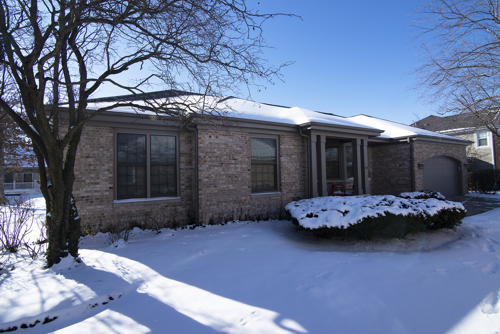 Property Photo:  322 Parkway Avenue  IL 60108 