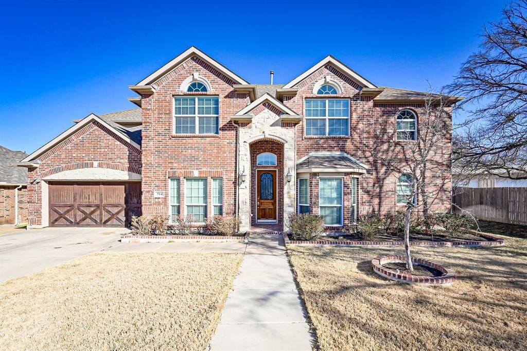 Property Photo: 514 Oak Forest Court TX 76060