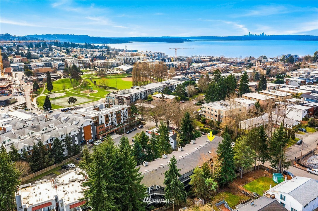 Property Photo: 520 4th Street 31 WA 98033
