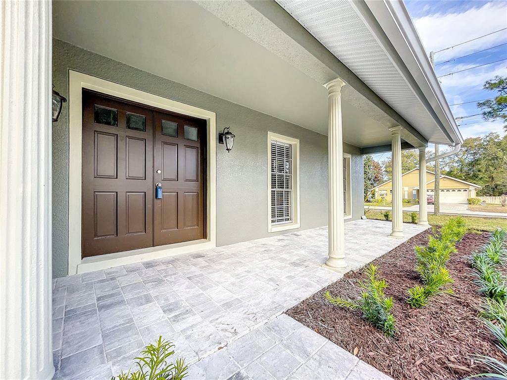 Property Photo:  810 Palm Springs Drive  FL 32701 