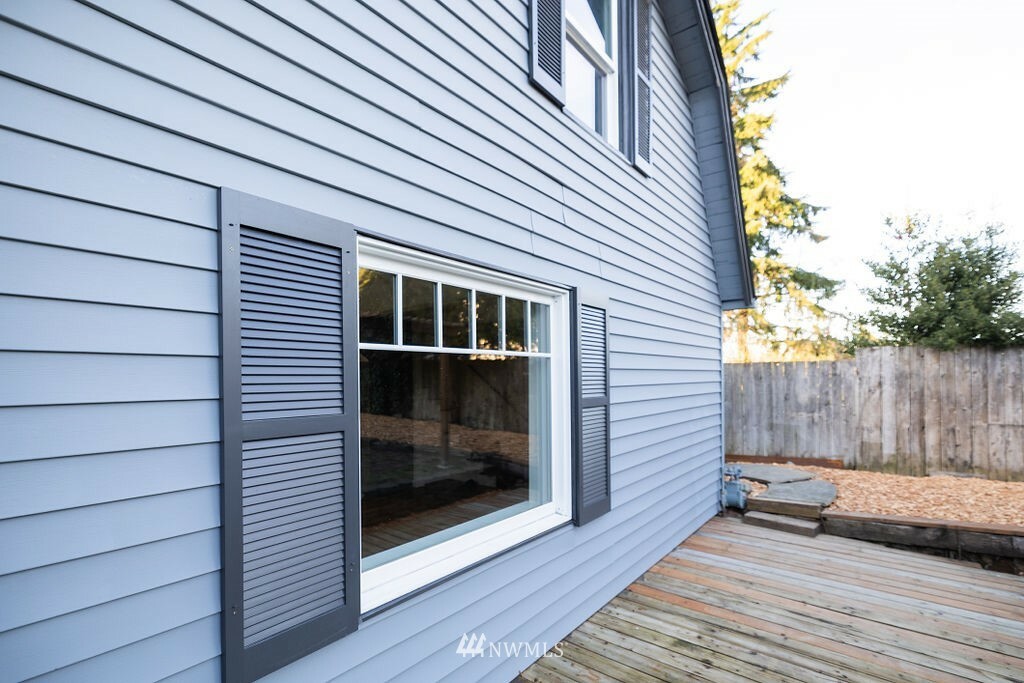 Property Photo: 13223 5th Avenue SW WA 98146