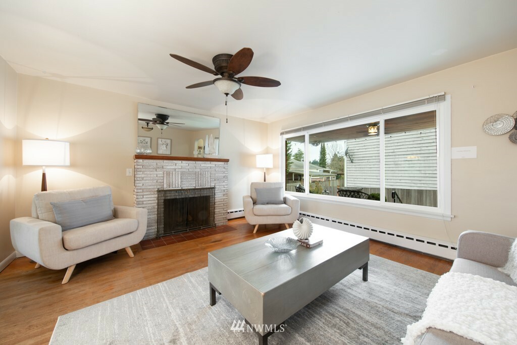 Property Photo: 2119 N 115th Street WA 98133