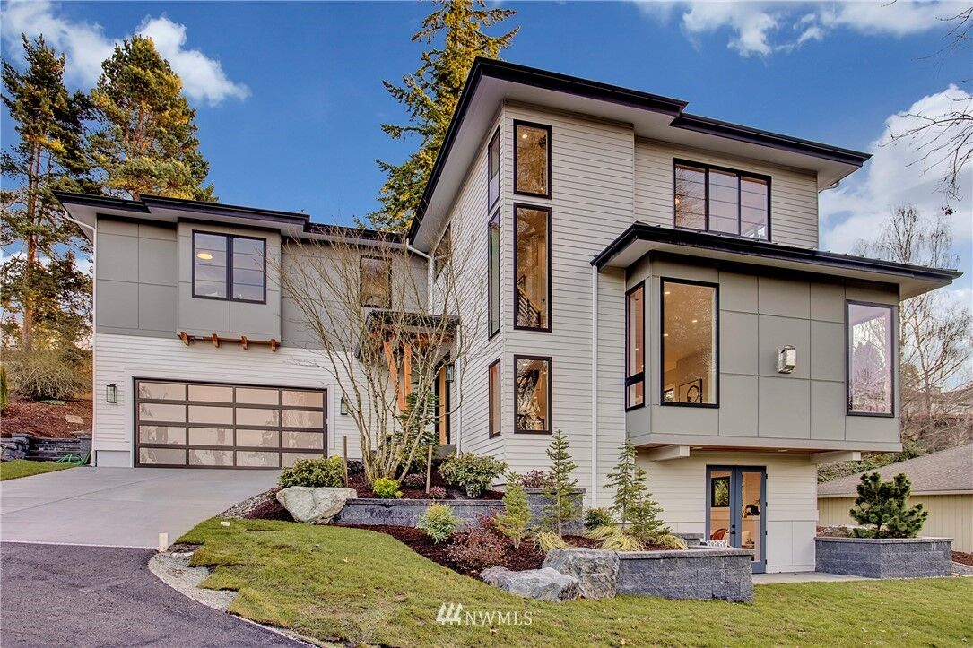 Property Photo: 9785 SE 41st Street WA 98040