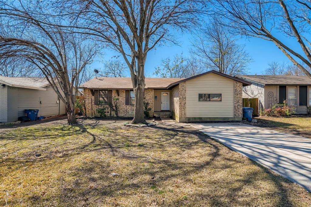 Property Photo: 810 E Heath Street TX 75087