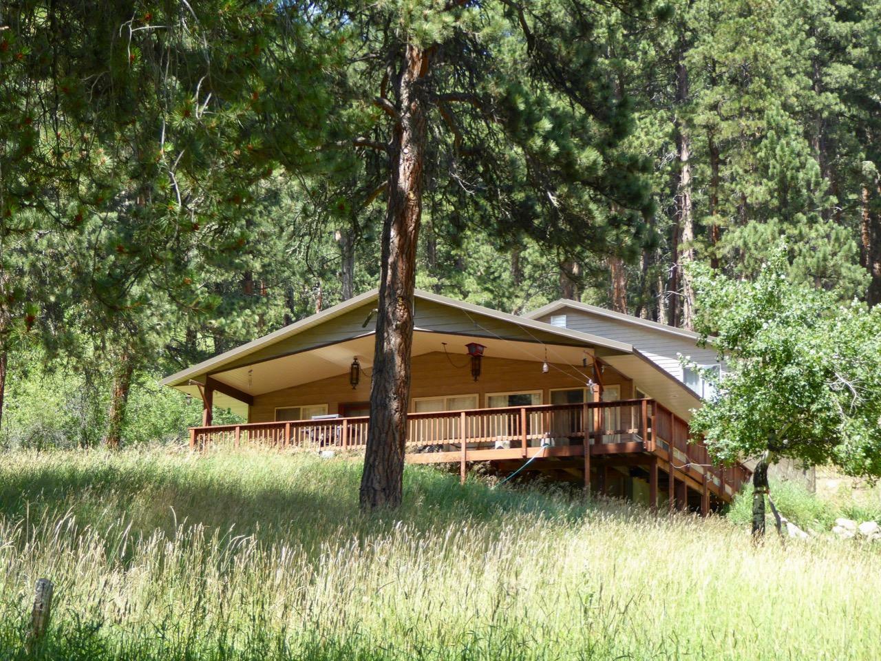 Property Photo:  261 N Piney Creek Road  WY 82842 