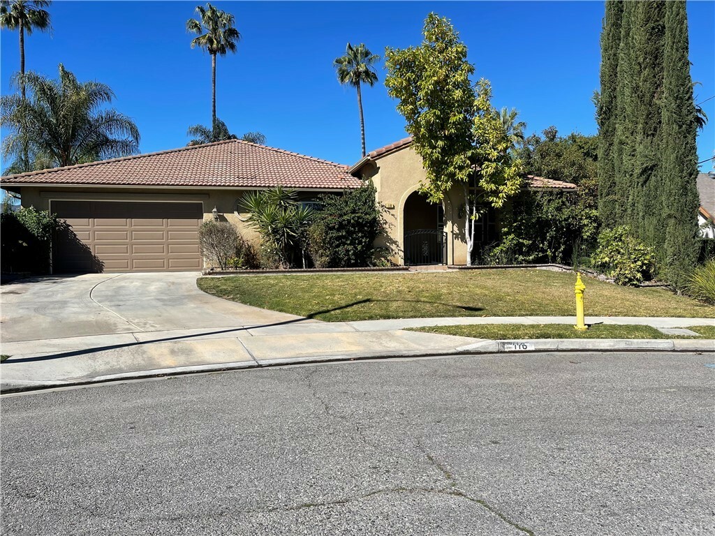 Property Photo:  116 Chatam Circle  CA 92879 