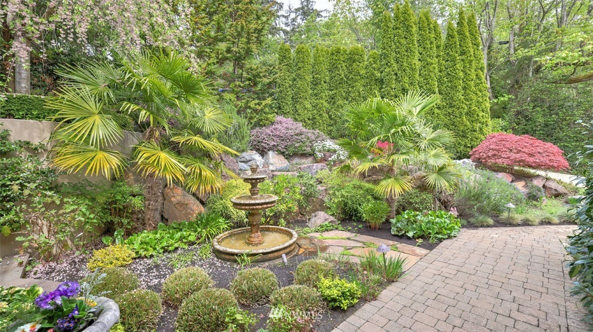 Property Photo:  7451 W Mercer Way  WA 98040 