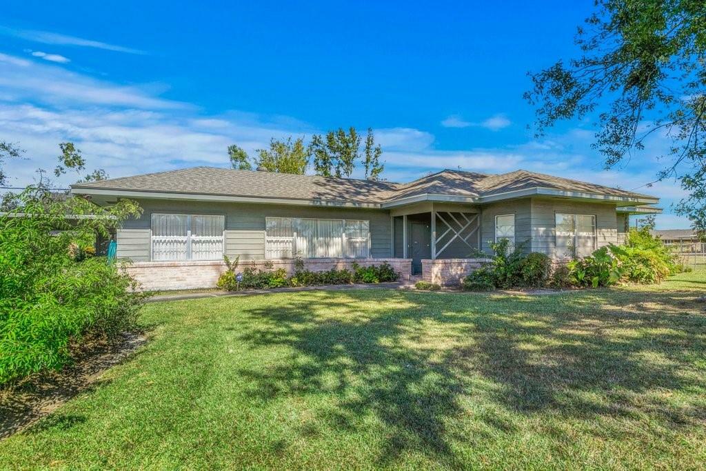 Property Photo:  910 Bayou Oaks Lane  LA 70605 