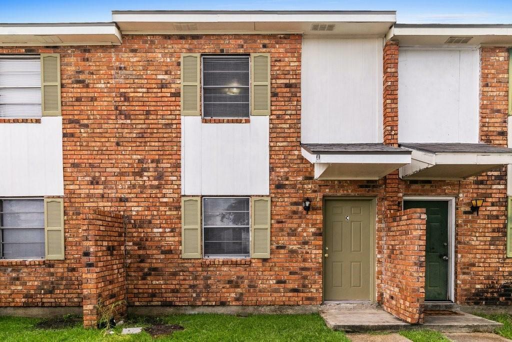 Property Photo:  1860 S Tallow Wood Drive B  LA 70605 