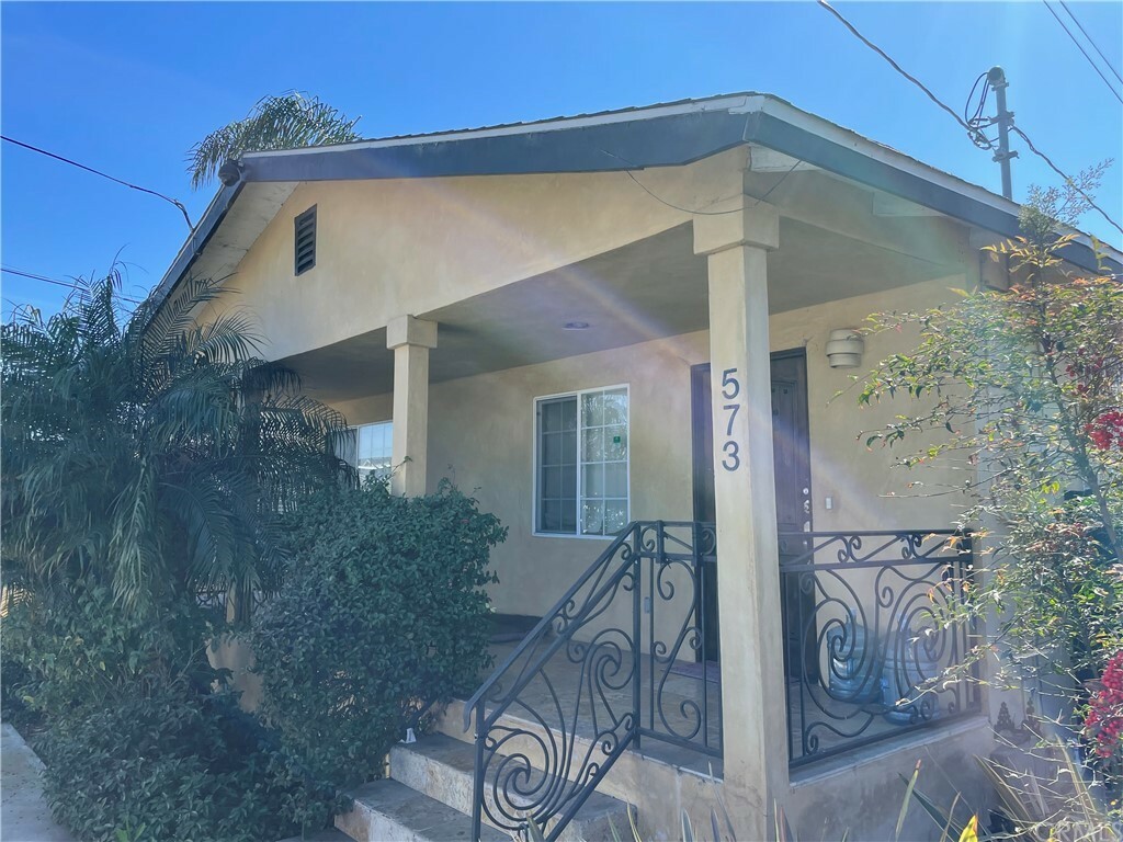 Property Photo:  573 W 18th Street  CA 90731 