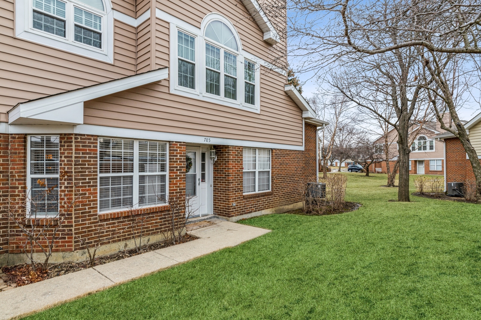 Property Photo:  785 W Happfield Drive 785  IL 60004 