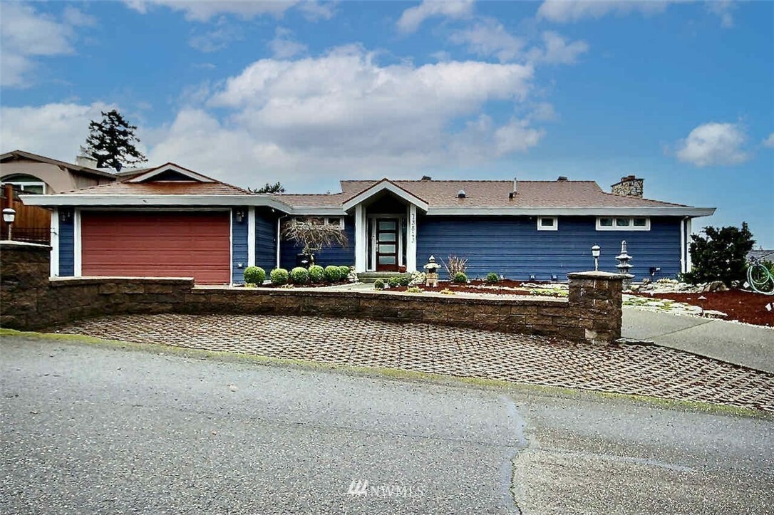 Property Photo:  13843 18th Avenue SW  WA 98166 